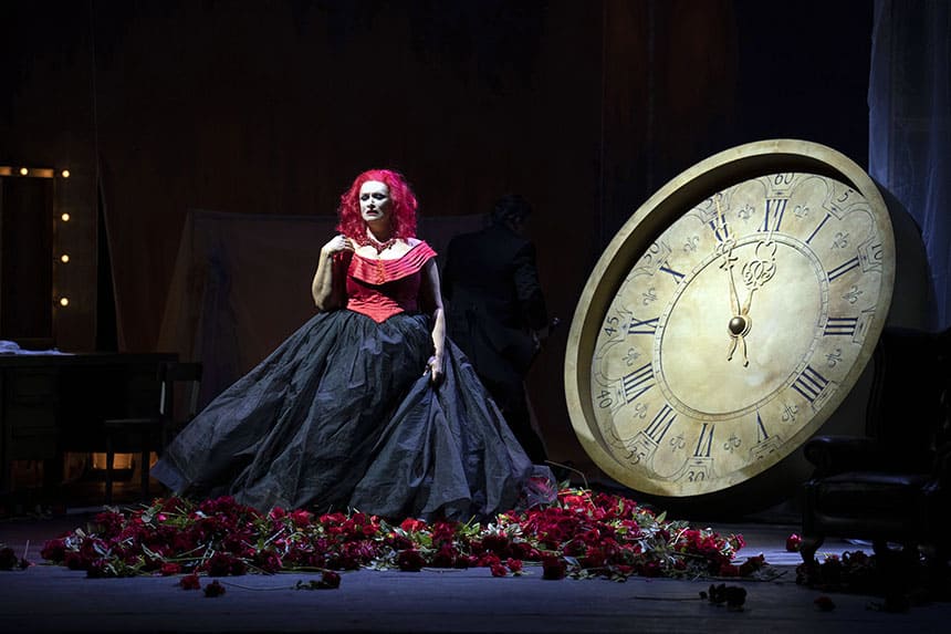 La soprano Ángeles Blancas prepara la gira de la ópera «El caso Makropulos» de Janáček