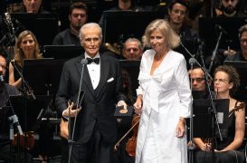 Entrega de la Medalla de Honor a Josep Carreras – © Miquel González