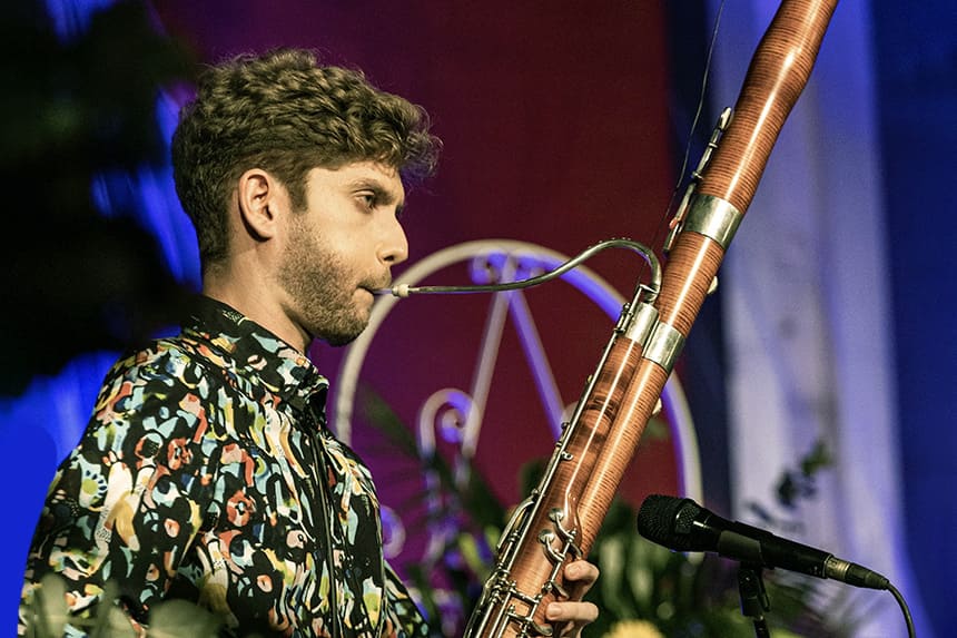 Niño Ruven presenta en Doña Mencía su nuevo proyecto con un lleno absoluto
