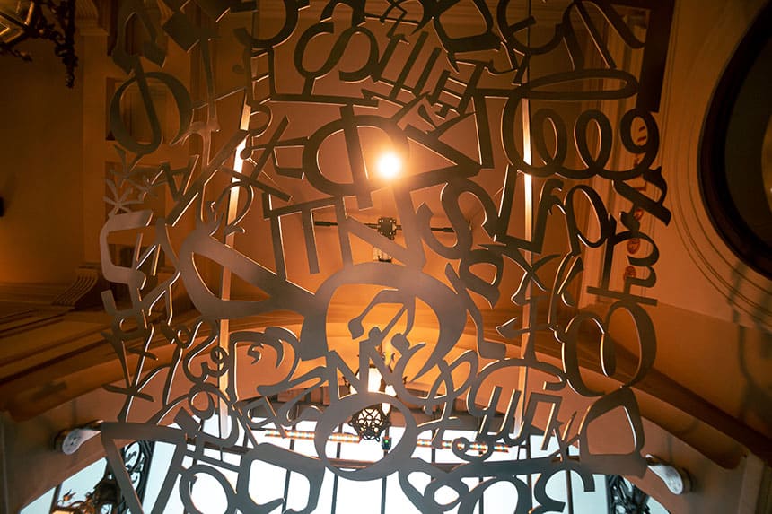 El Gran Teatre del Liceu inaugura la obra «Constelaciones» del artista Jaume Plensa