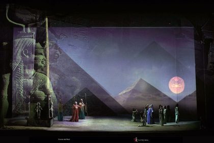 Alexander Vinogradov (Ramfis) y Jamie Barton (Amneris).
