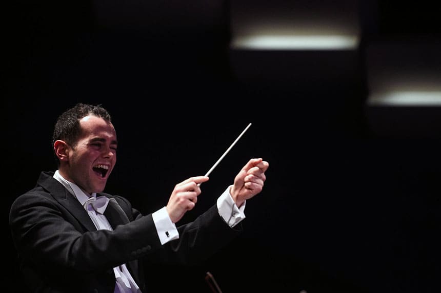 Ben Glassberg dirige El Mar de Debussy en su debut al frente de la Orquesta Filarmónica de Gran Canaria