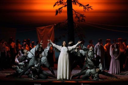 Nadine Sierra (Amina), Coro Titular del Teatro Real y bailarines