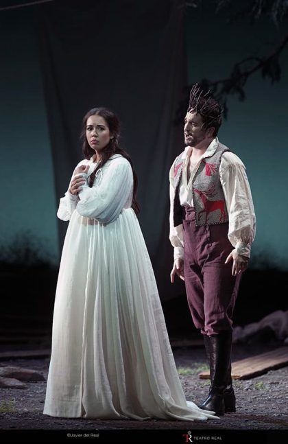 Nadine Sierra (Amina) y Xabier Anduaga (Elvino)
