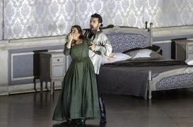 Riccardo Minasi dirige en Les Arts «Don Giovanni», de Mozart, en un montaje de Damiano Michieletto © Miguel Lorenzo – Mikel Ponce