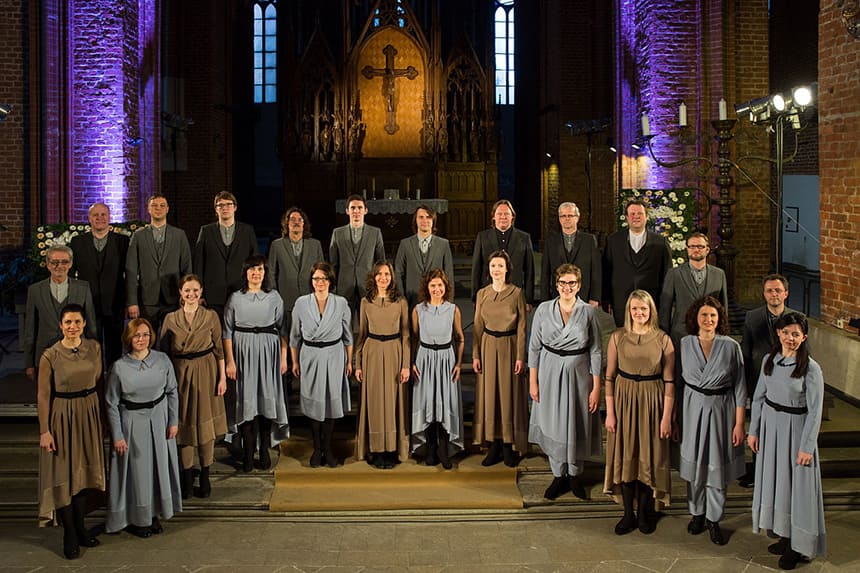 Latvian Radio Choir con el estreno absoluto de Luz de Ramón Humet, la OBC y la pianista Isata Kanneh-Mason