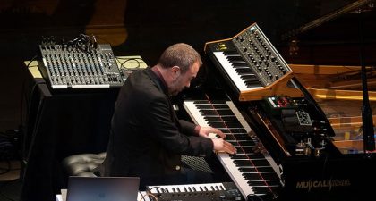 Moisés P. Sánchez presenta en el MUN "Tractatus", un viaje a trevés de los lenguajes del piano