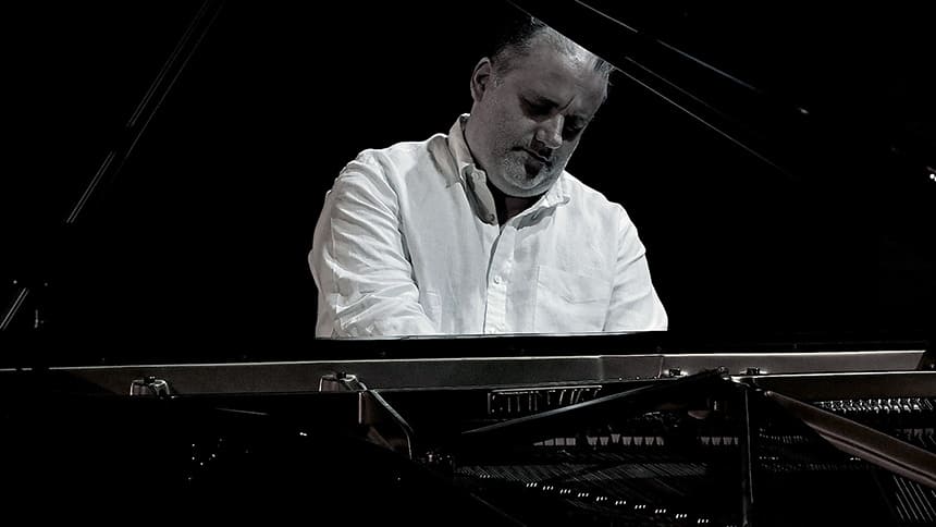 El pianista Josu de Solaun publica con ARIA classics «Roots», un disco de improvisación libre