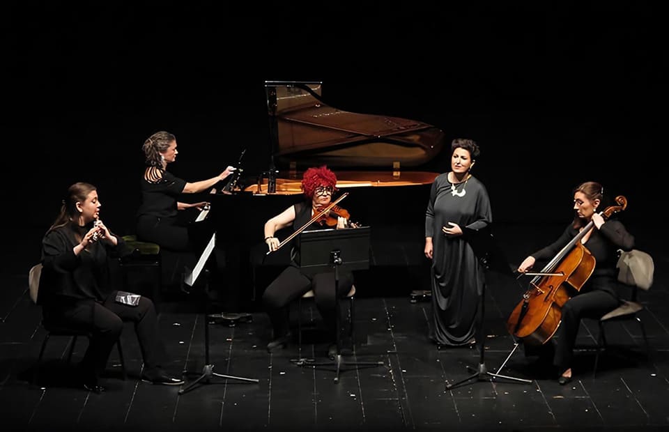 La soprano Consuelo Hueso denuncia el silenciamiento de las compositoras con su espectáculo «Déjame decir»