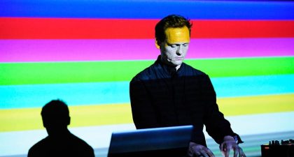 El músico electrónico Alva Noto estrena UNI-HYbr:ID en Las Noches del Canal