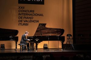 El pianista estadounidense Anthony Ratinov, ganador del segundo premio del concurso.