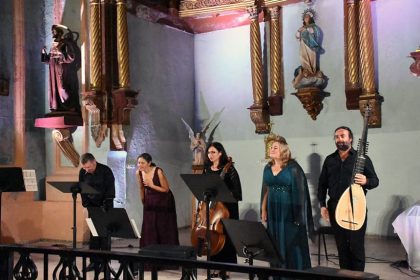 Marta Infante, María Espadas junto a Ars Atlántica