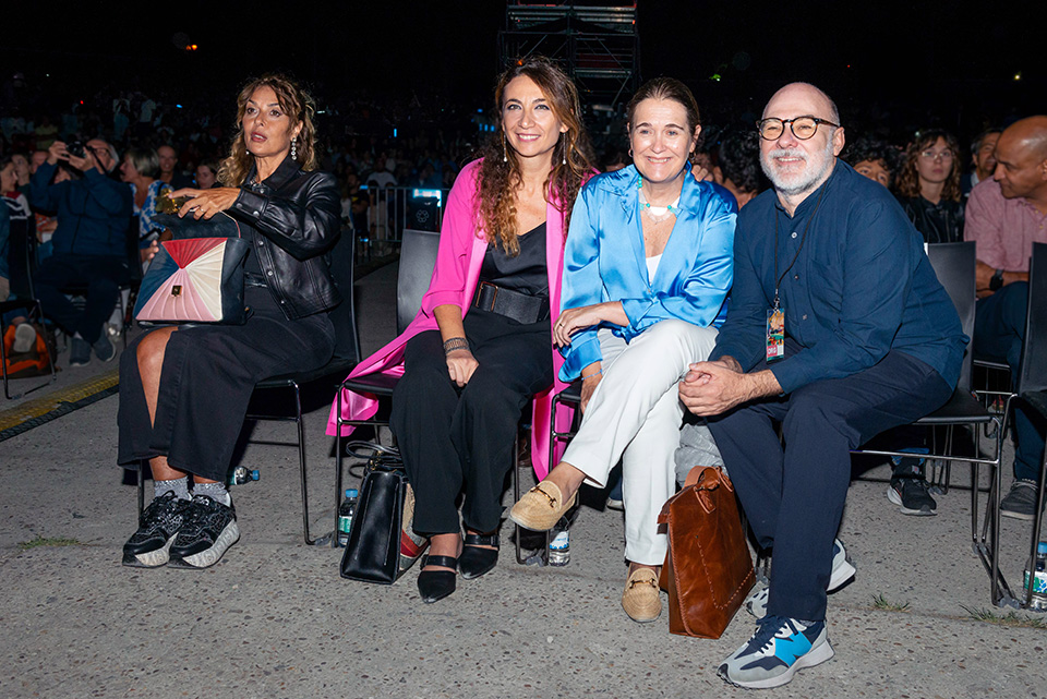 Veranos de la Villa finaliza con el concierto «100 Cellos», que congregó a 14.000 personas