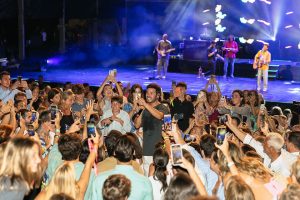 Taburete en Starlite Occidente