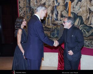 Inauguración de la Temporada 2023 – 2024 del Teatro Real con una nueva versión de Medea SSMM Don Felipe VI y Doña Letizia Ortiz con Jaume Plensa