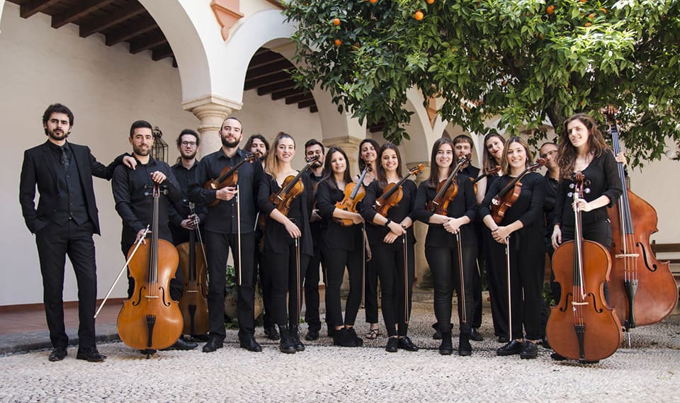 Anna Urpina rinde homenaje a Antonio Gala en Sevilla en el 93º aniversario de su nacimiento