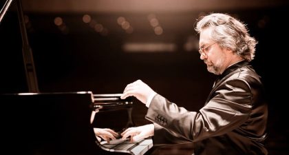 El pianista Konstantin Scherbakov y la Orquesta de Extremadura interpretan a Rajmáninov