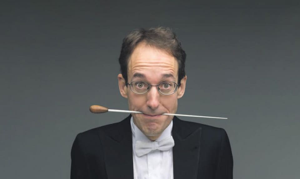 El maestro Pablo González dirige a la Real Filharmonía de Galicia en un concierto con obras de Gerhard, Schoenberg y Dvorák