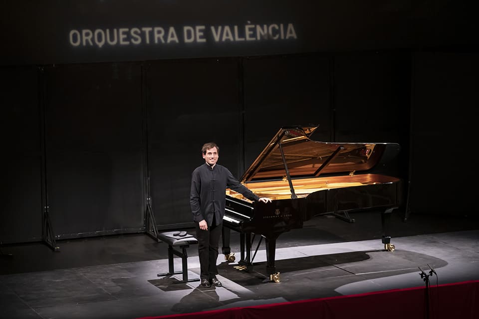 Gilturb interpreta en el Palau de la Música los Preludios de Rajmáninov en su única actuación en España