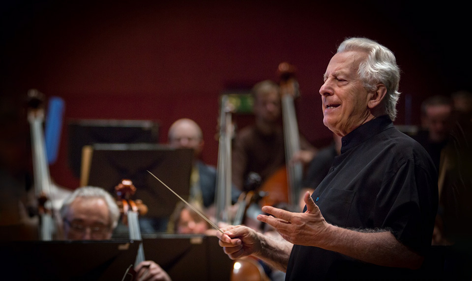 La Orquesta Filarmónica de Gran Canaria, con Günther Herbig, rinde homenaje a Bruckner interpretando su majestuosa Sinfonía nº 8. La Orquesta Filarmónica de Gran Canaria, con Günther Herbig, rinde homenaje a Bruckner interpretando su majestuosa Sinfonía nº 8.