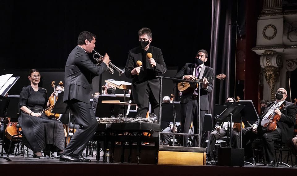 El «Concierto Venezolano de D’Rivera y Pacho Flores estrenado por la Orquesta de València consigue el Latin Grammy