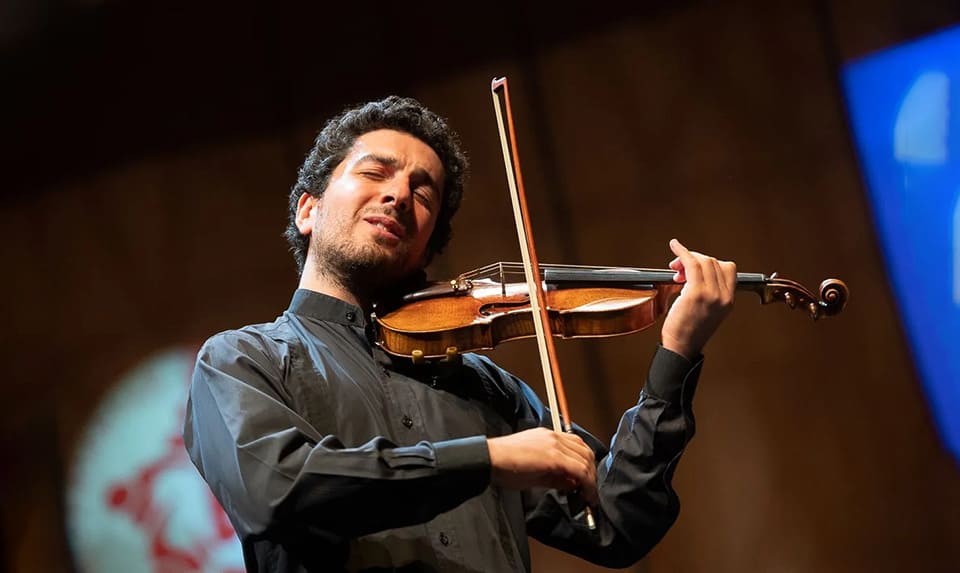 Sergey Khachatryan afronta el gran reto del «Concierto para violín» de Brahms con al Euskadiko Orkestra