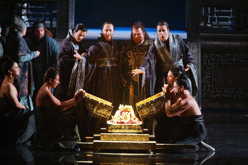 Vuelve al Gran Teatre del Liceu la mítica producción de Núria Espert de «Turandot» de Puccini
