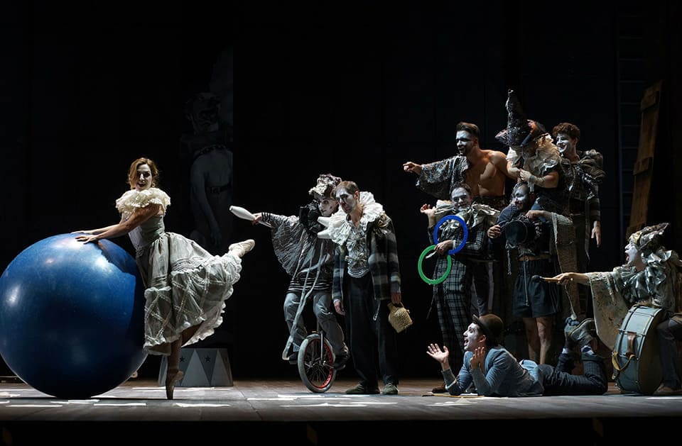 El Teatro de la Zarzuela recupera la aclamada producción de «Las golondrinas» de José María Usandizaga