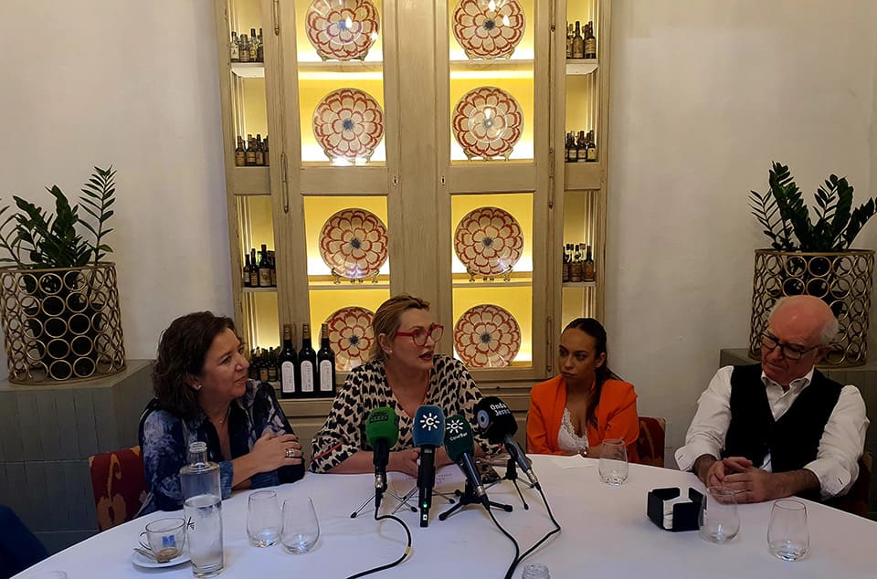 Ainhoa Arteta y María Terremoto funden por primara vez sus voces en «¡Que suenen con alegría!» Ainhoa Arteta y María Terremoto funden por primara vez sus voces en «¡Que suenen con alegría!»