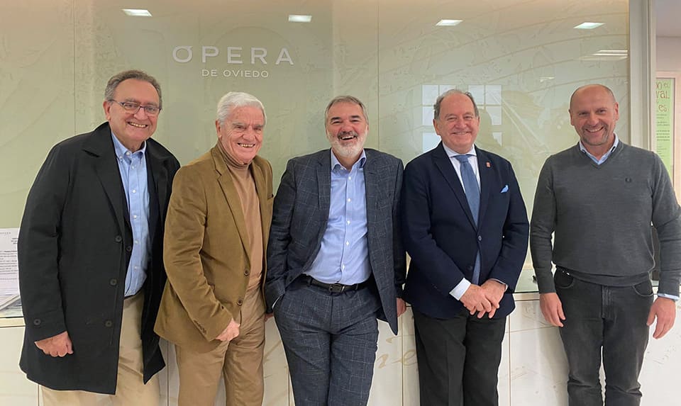 El Coro Intermezzo, reconocido por su excelencia, continuará como el Coro Titular de la Ópera de Oviedo, ofreciendo actuaciones memorables y emocionantes.