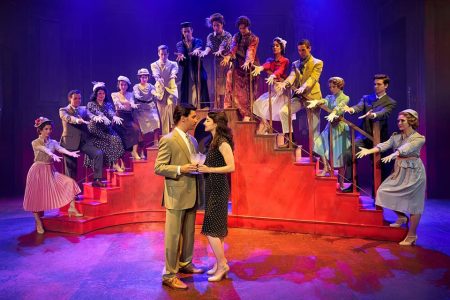 El tiempo entre costuras