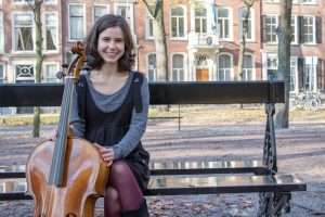 Estreno mundial de la «Sonata para violín» RV 829 de Vivaldi en Radio Clásica por el grupo Scaramuccia Inés Salinas