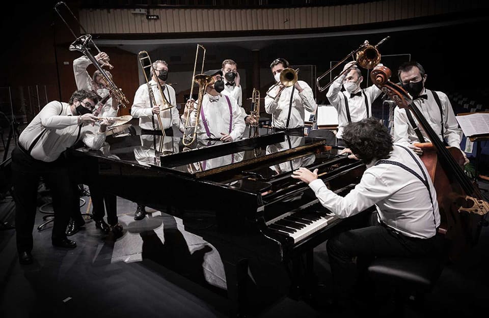 «Tribute to Glenn Miller» con Jazz Mad Bones, en «Las Noches del Monumental» de RTVE «Tribute to Glenn Miller» con Jazz Mad Bones, en «Las Noches del Monumental» de RTVE