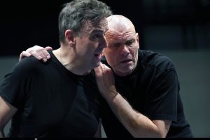 Andrew Watts (Edgar), Bo Skovhus (El rey Lear) – © Javier del Real | Teatro Real