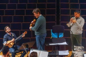 El trompetista Pacho Flores, GRAMMY Latino 2023, actúa con la Orquesta Ciudad de Granada Ensayo con la OCG