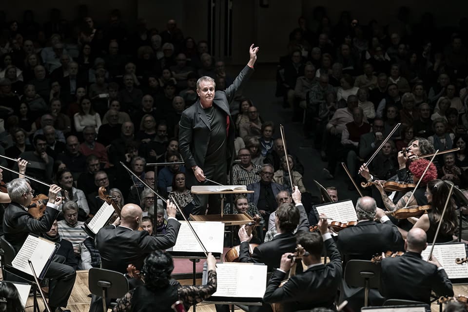 La Orquesta de València y Liebreich inician 2024 con un doble programa de la Quinta Sinfonía de Mahler
