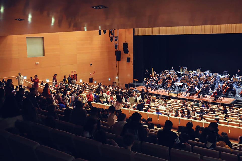 Una Guía para «Enseñar a escuchar» a niños y niñas en el segundo programa para escolares de la ROSS
