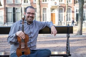 Estreno mundial de la «Sonata para violín» RV 829 de Vivaldi en Radio Clásica por el grupo Scaramuccia Javier Lupiáñez