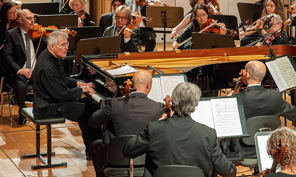 Christian Zacharias y la Orquesta Ciudad de Granada inauguran el ciclo «Directores intérpretes»