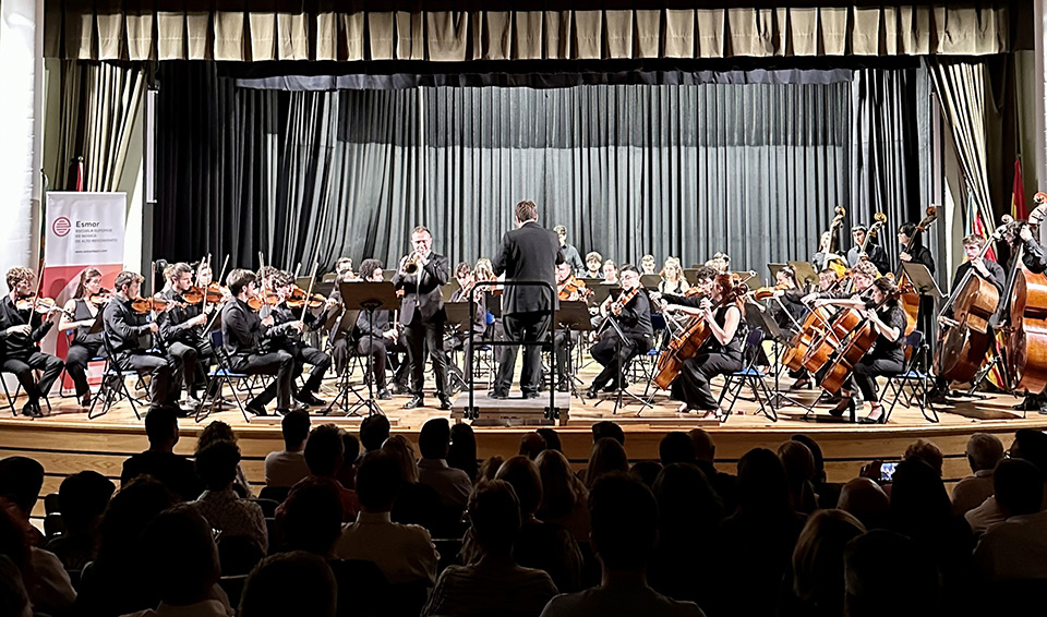 Francisco Valero-Terribas dirigirá la Orquesta Sinfónica de ESMAR con obras de Carl Bach, Stamitz y Chaikovski Francisco Valero-Terribas dirigirá la Orquesta Sinfónica de ESMAR con obras de Carl Bach, Stamitz y Chaikovski