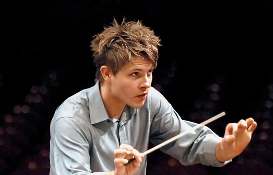 Krzysztof Urbański y la violinista Bomsori junto a la ONE con obras de Grażyna Bacewicz, Chaikovski y Dvořák