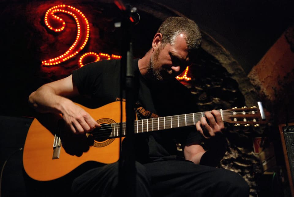 El FIAS estrena en exclusiva la música electrónica de The Low Flyng Panic Attack y el folk de Matt Elliott y Vicente Navarro