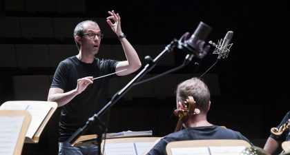 Santiago Serrate dirige a la Orquesta de Extremadura con Jone Martínez como solista invitada