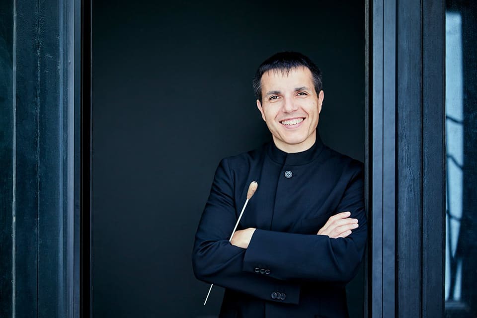 Francisco Valero-Terribas dirigirá la Orquesta Sinfónica de ESMAR con obras de Carl Bach, Stamitz y Chaikovski Francisco Valero-Terribas dirigirá la Orquesta Sinfónica de ESMAR con obras de Carl Bach, Stamitz y Chaikovski