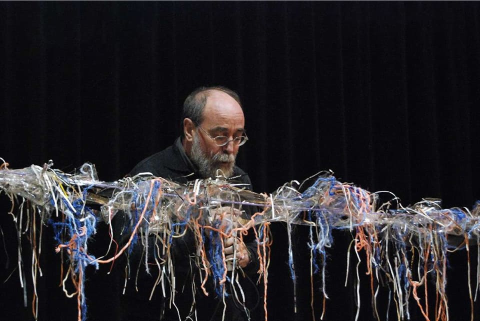 Josep Lluís Galiana asocia la libre improvisación musical y la inteligencia emocional en su último libro