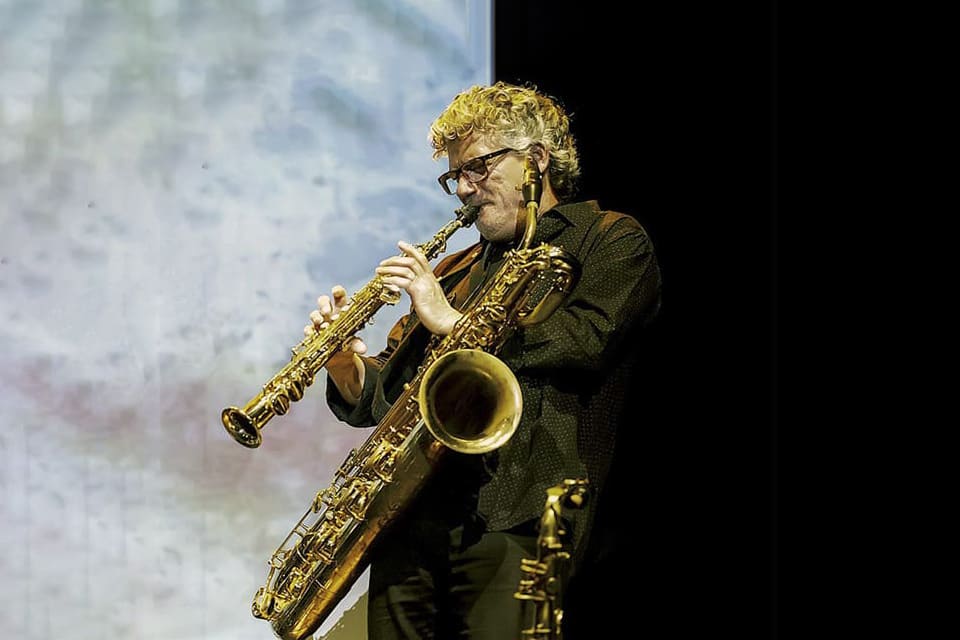 Josep Lluís Galiana asocia la libre improvisación musical y la inteligencia emocional en su último libro