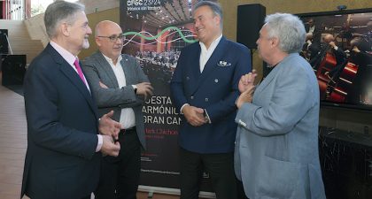 La Orquesta Filarmónica de Gran Canaria renueva la titularidad de Karel Mark Chichon hasta la temporada 26/27
