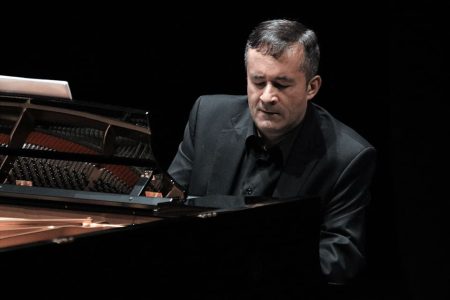 Albiach, Salim, Luc y la Coral Nacional Simón Bolívar, los invitados de la Fundación Orquesta de Extremadura Lucjan Luc