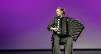 La acordeonista María Zubimendi de la Hoz clausura el ciclo km0 de Ibermúsica