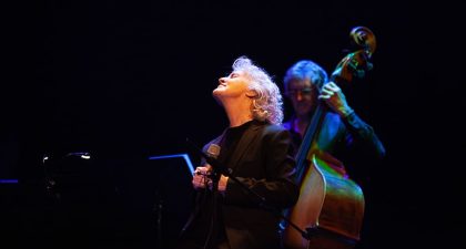 Mayte Martín en concierto en el Teatro de la Maestranza de Sevilla